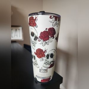 Hydrapeak- Skull/Red Roses Stainless Steel Tumbler